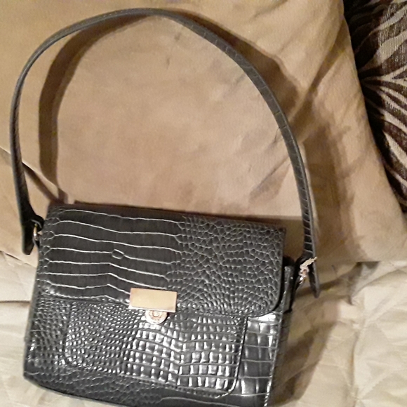 Purse - Picture 1 of 1